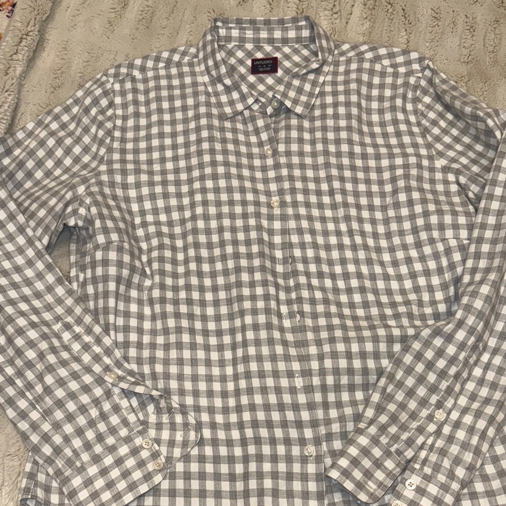 UNTUCKit Gray and White Plaid Button Down Shirt
